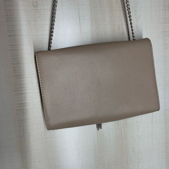 Badgley Mischka taupe tan purse silver chain‎ - Picture 8 of 11